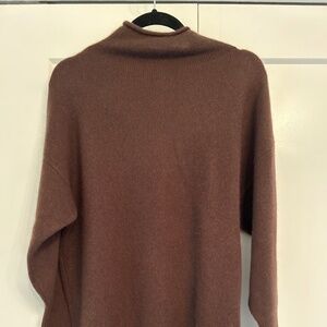 Aritiza cashmere sweater